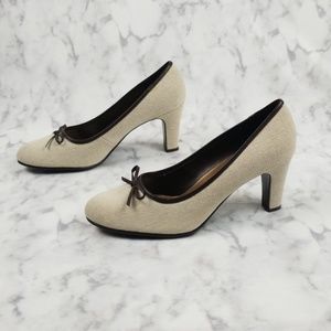 Predictions Beige pumps with Bow 3" heel size 10W